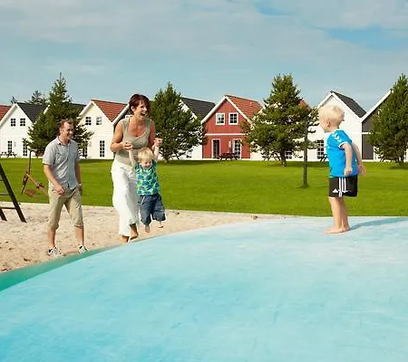 Prázdninový areál Ho Three-bedroom 07 *